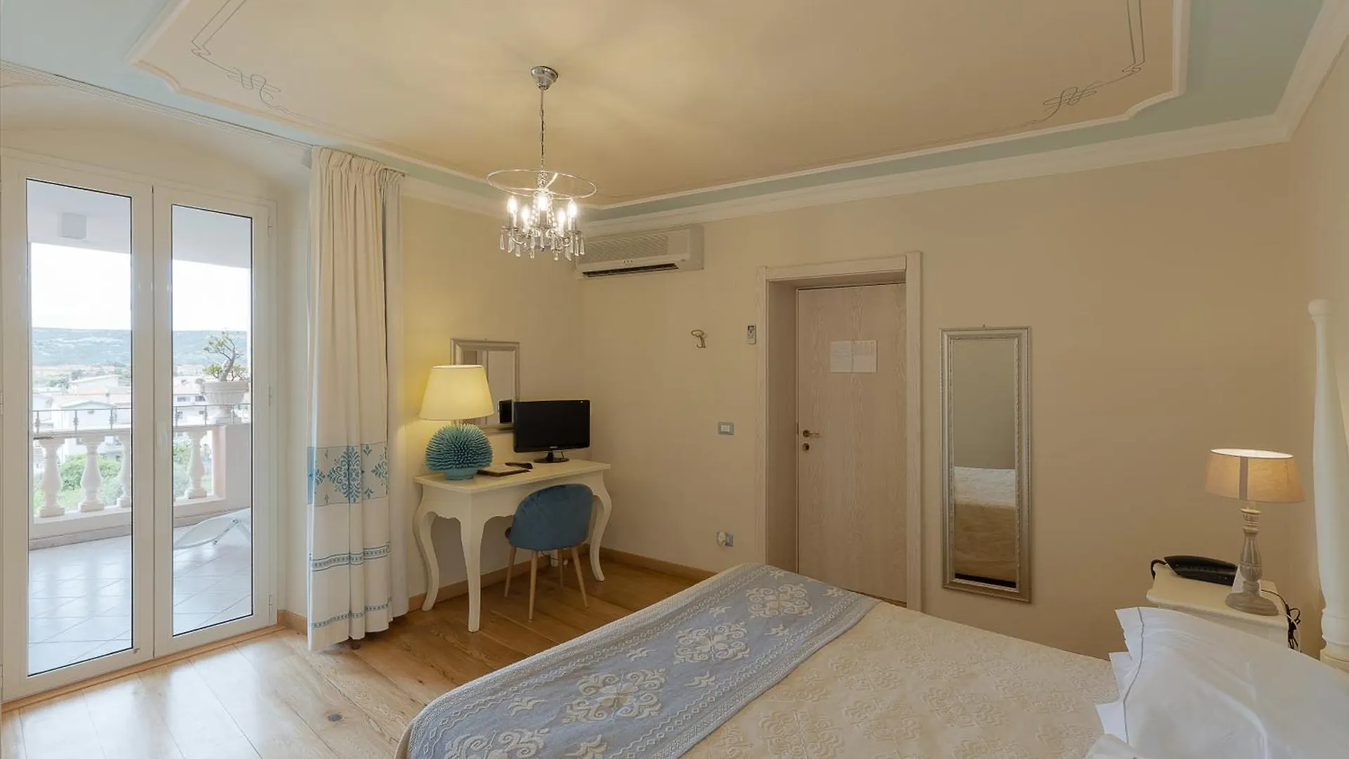 Palazzo Pischedda Hotel Bosa 3*,