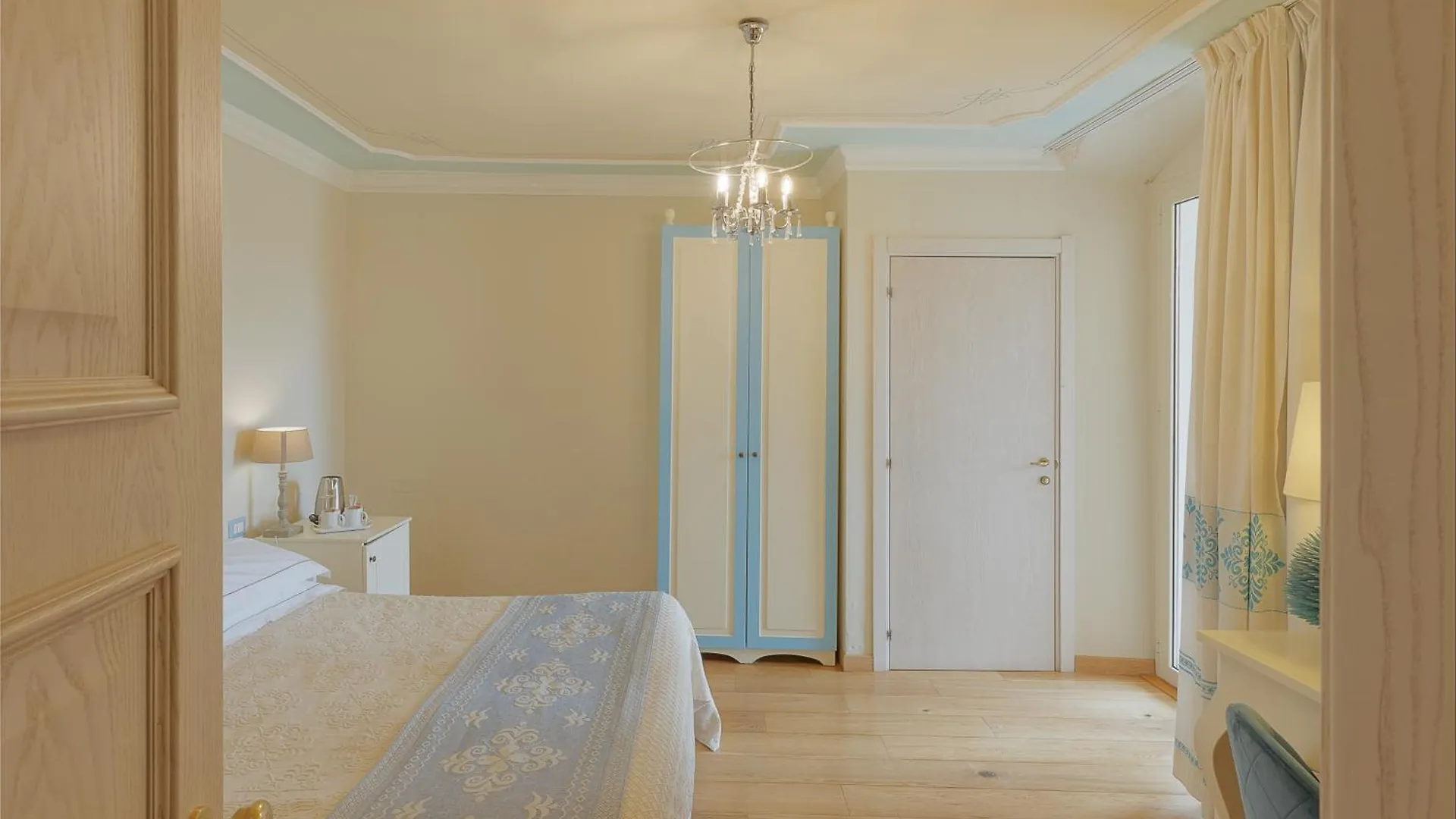 Palazzo Pischedda 호텔 보사 3*,